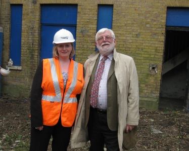 Mary Macleod MP and Councillor Paul Lynch visit the Station House at Kew Bridge 